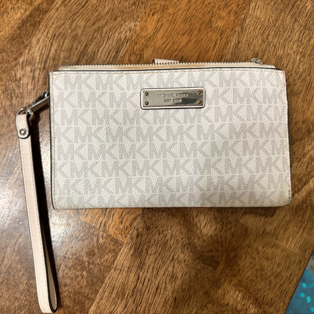 Michael Kors Cream Wristlet Wallet